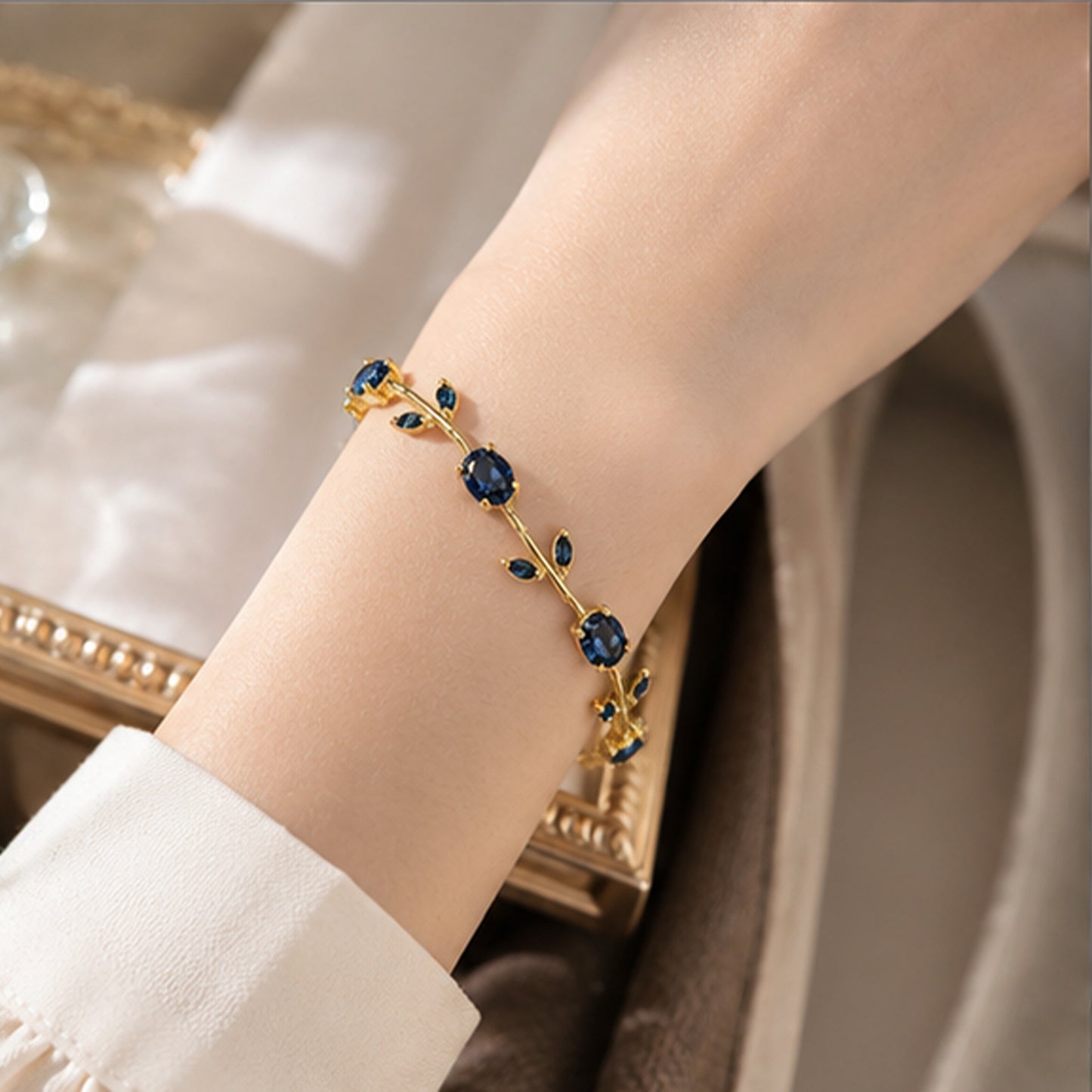 Tulip Leaf Crystal Bracelet